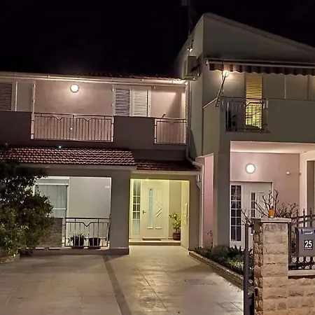 Apartment Near Kolovare In Arbanasi Zadar